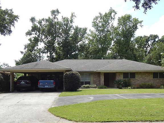 2nd image of 400 Robinhood Cir
