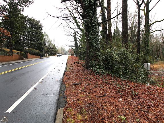 4th image of 600 Fairburn Rd NW