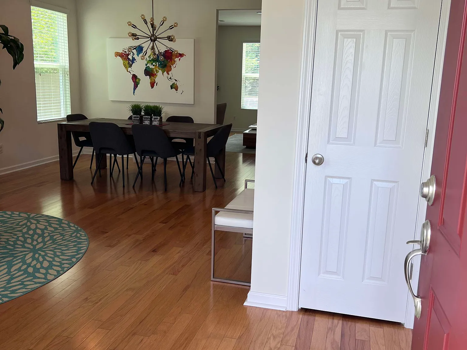 4 bed, 2.5 bath, 2675 sqft, $2,600 — Photo 3