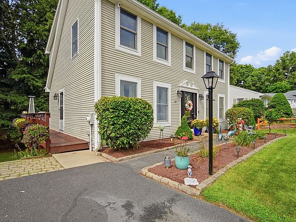 4th image of 19 Stephanie Cir