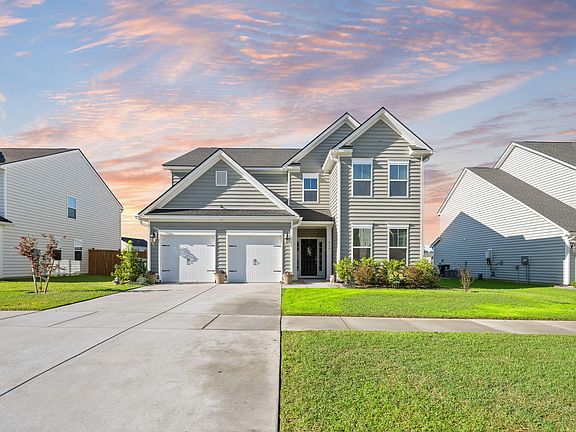 3rd image of 215 Squire Pope Rd