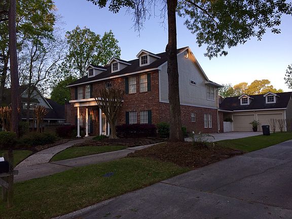 3rd image of 2719 Woodland Ridge Dr