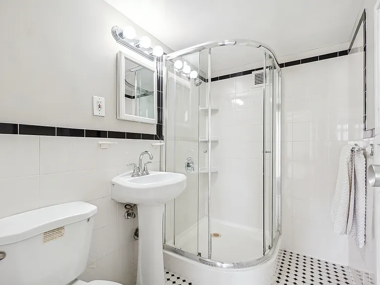 2401 H St NW #903 — Photo 14
