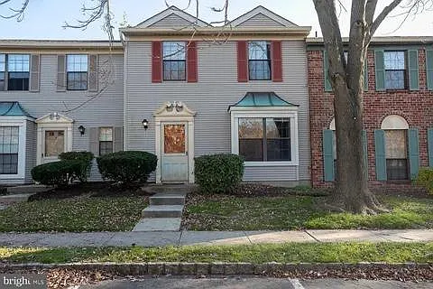 4 Britton Ct — Photo 2