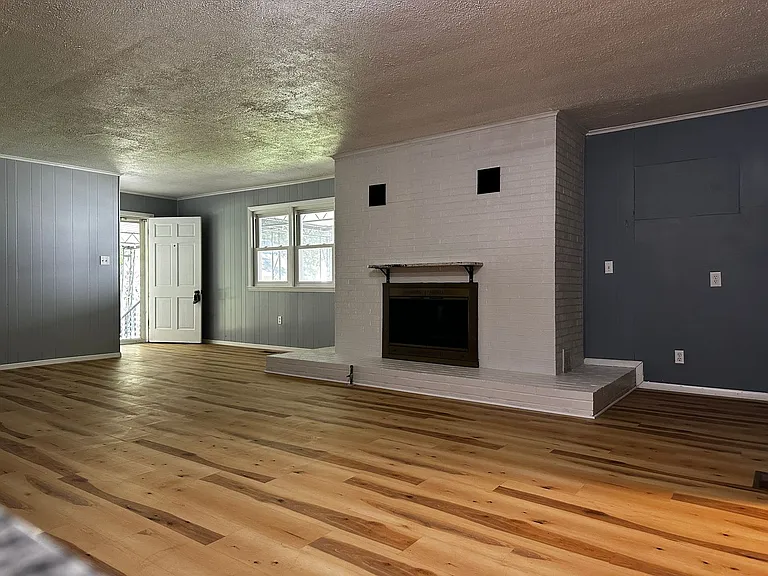 6518 Highway 49E — Photo 5
