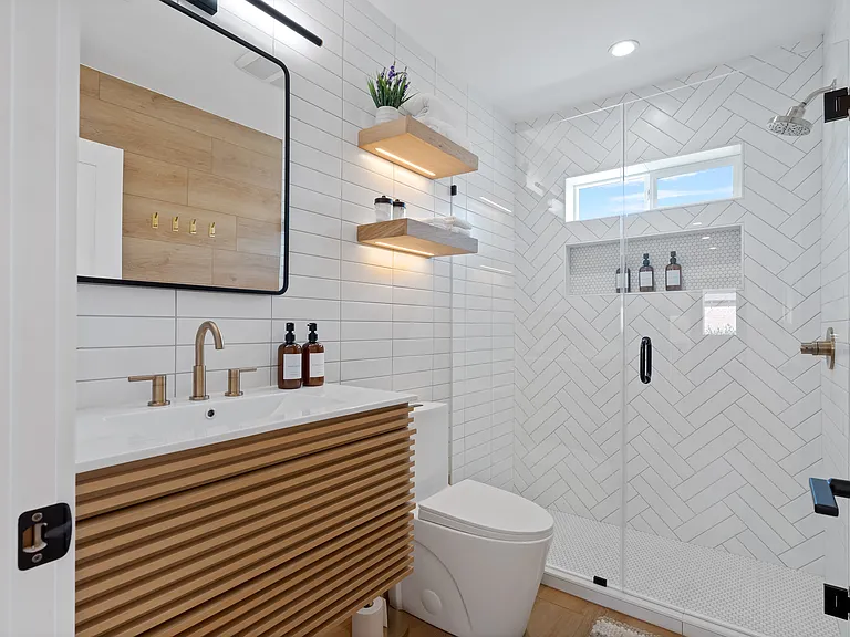 1514 E Hampton St — Photo 17