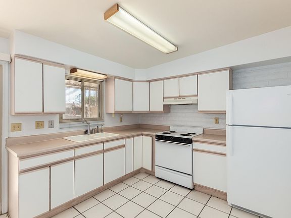 4th image of 2640 S Calle Yucatan