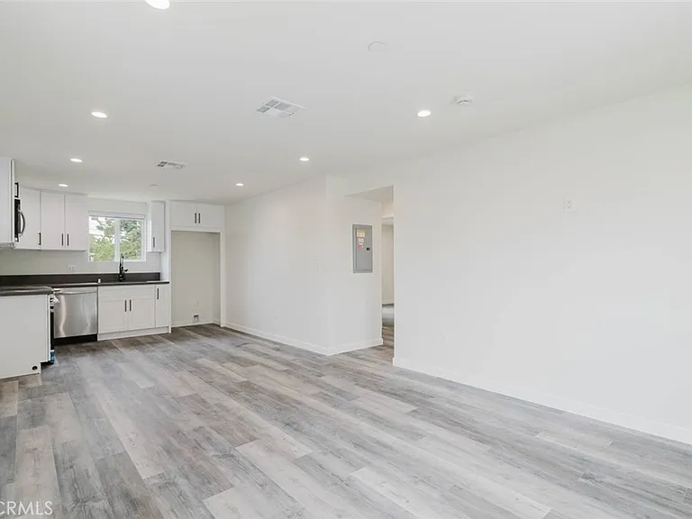 7732 Etiwanda Ave #1/2 — Photo 3
