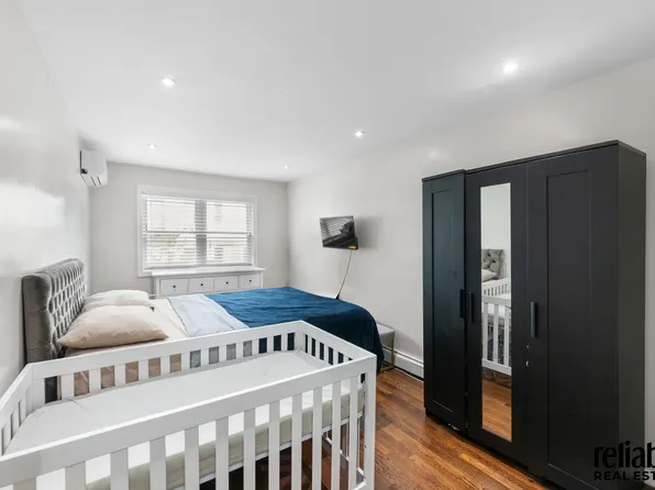 455 East 93rd Street image 4 of 8