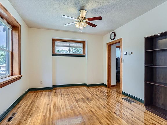 3rd image of 1033 3rd St E