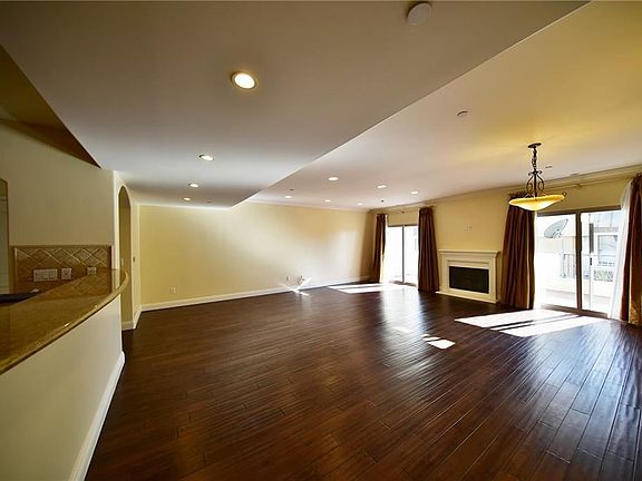 3rd image of 1821 Fairburn Ave APT 403