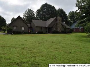 5520 Ridgetop Dr, Horn Lake, MS 38637