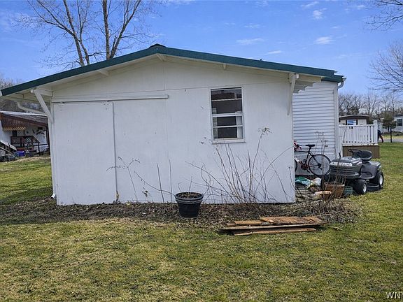 3rd image of 81 Oak Dr
