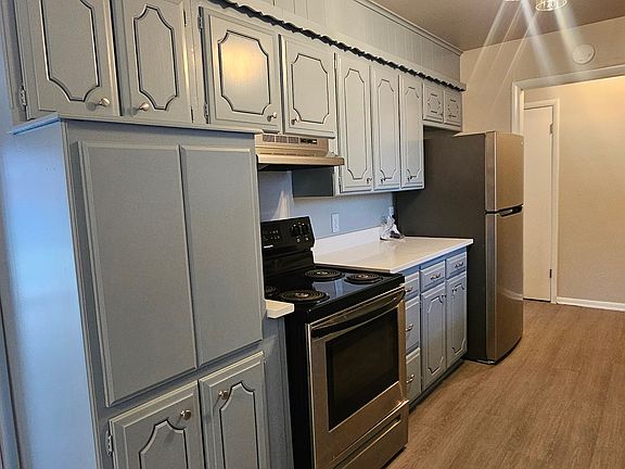 2nd image of 2203 S Hickory Ave