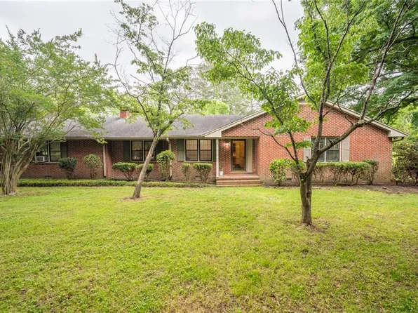 131 E Pinecrest Rd, Wakefield, VA 23888