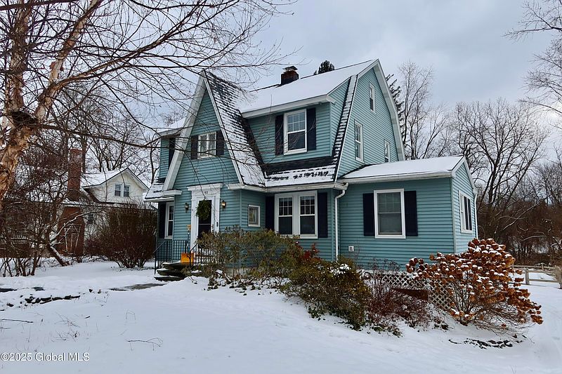 2nd image of 192 N Lake Avenue