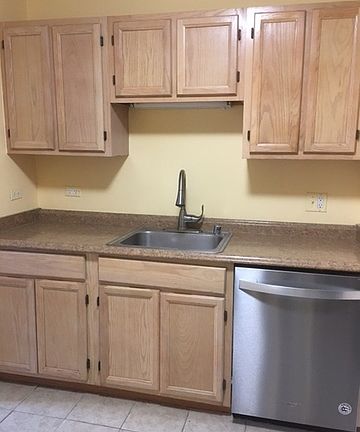 4th image of 200 N Dearborn St Unit 2805