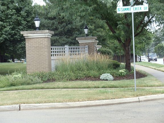 4th image of 802 Summit Creek Dr