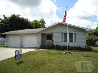 1714 E Oak St, Algona, IA 50511