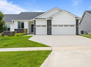 5414 NE Briarwood Dr, Ankeny, IA 50021