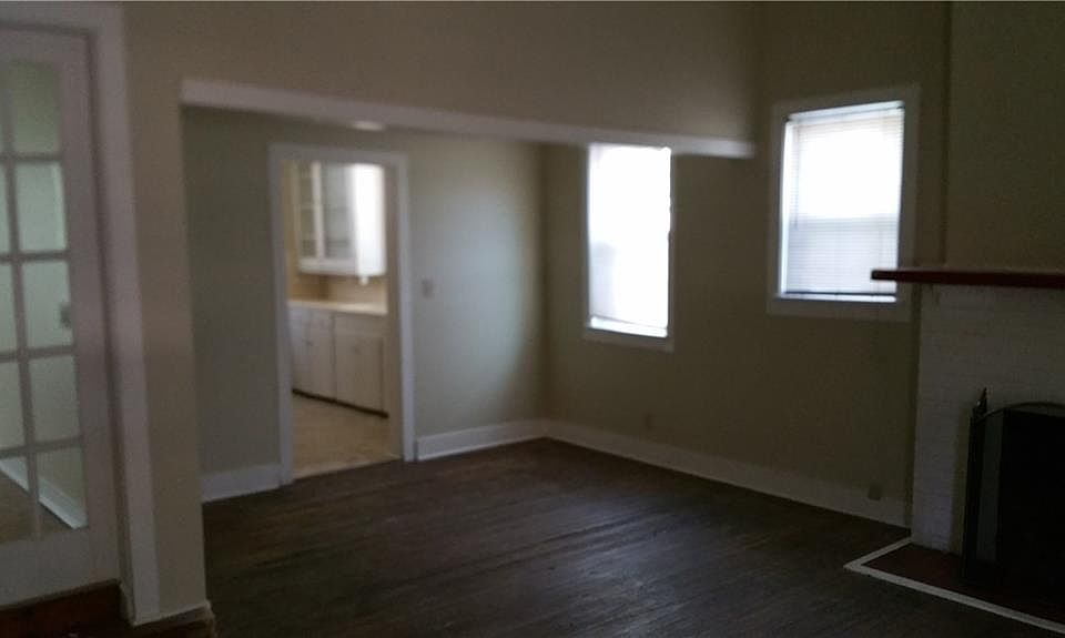 2nd image of 2806 San Pedro St