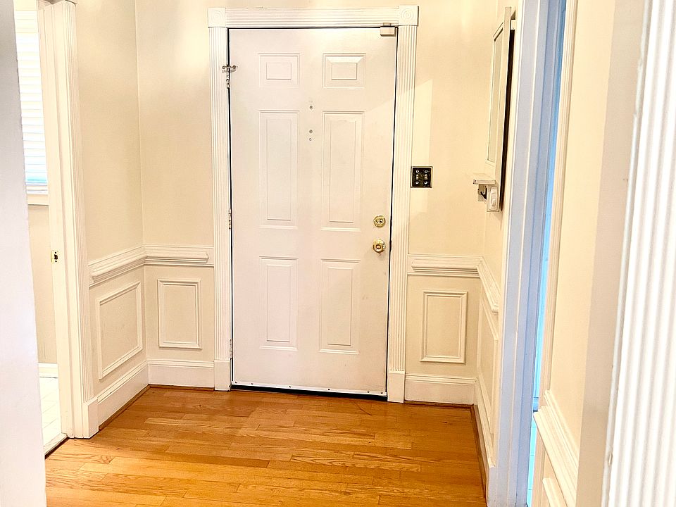 Lobby main entrance