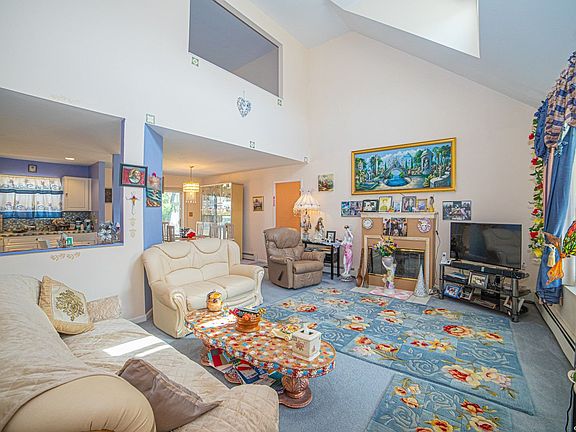 4th image of 48 Gaetano Ln