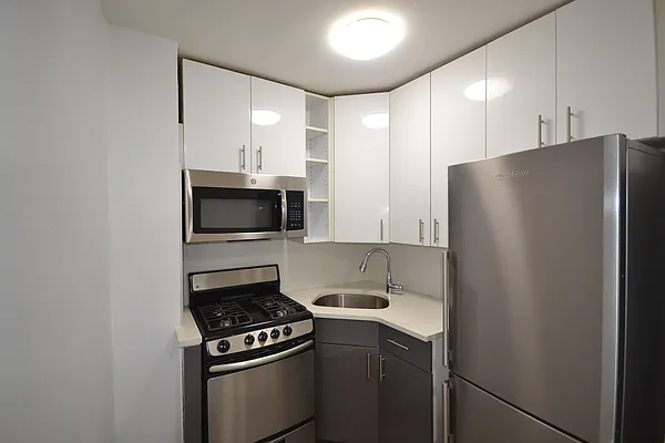 Rented by Silverstein Collection LLC  | media 4