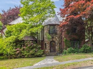 95 Reservoir Rd, Quincy, MA 02170