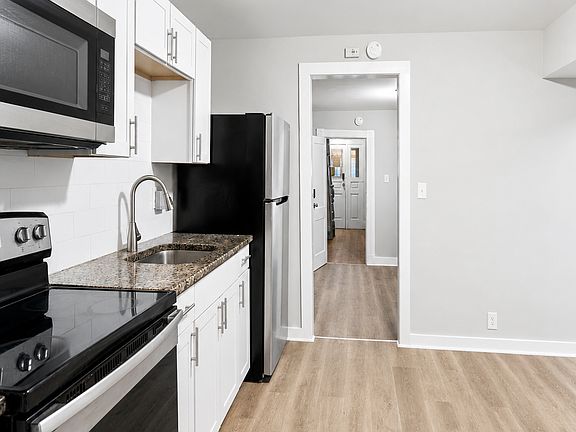 5th image of 181 Sheridan Ave Floor 1
