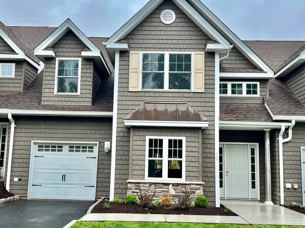 108 Braeburn Path, Matamoras, PA 18336