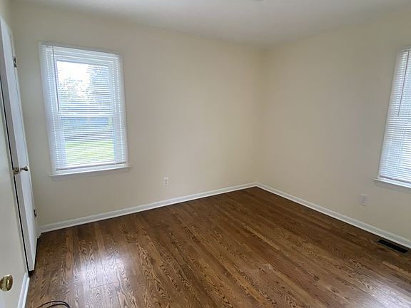5th image of 784 E Tennyson Ave