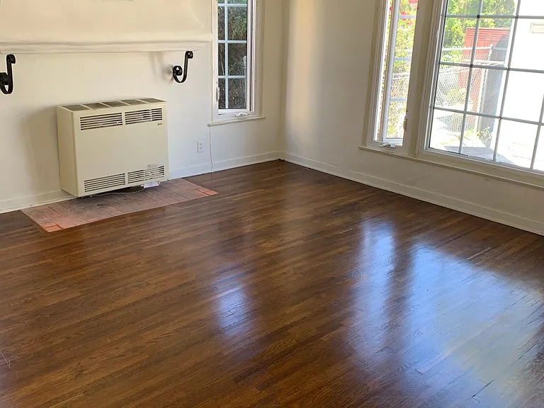 448 N Sierra Bonita Ave #6 — Photo 1