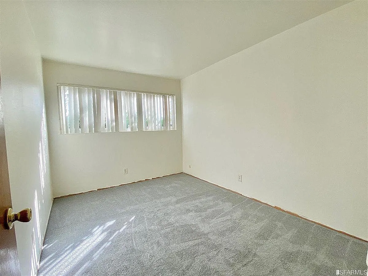 Building Photo - 48 Alan Ct #C