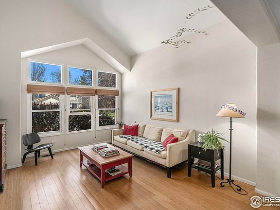 3rd image of 2821 Garrett Dr