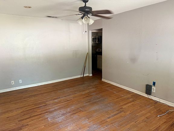 2nd image of 709 Ruth St