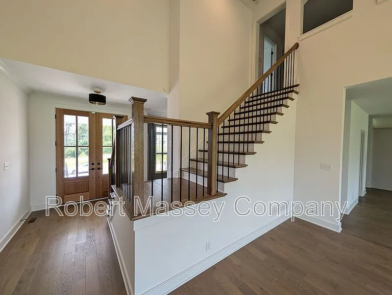 4 bed, 3.5 bath, 3042 sqft, $4,595 — Photo 3
