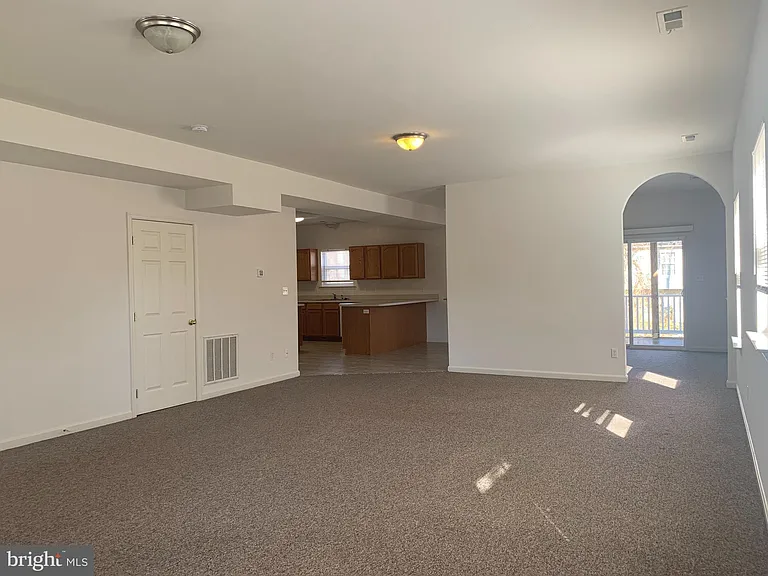 3804 7th St — Photo 3