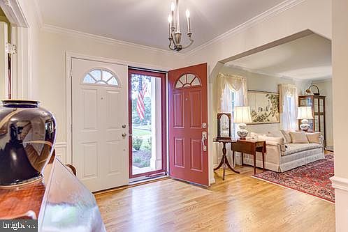 2nd image of 915 Holly Creek Dr