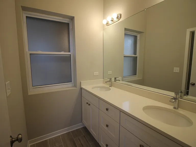 3254 N Ravenswood Ave #1 — Photo 15