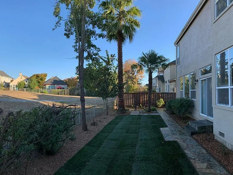 2147 Falcon Ridge Dr — Photo 24