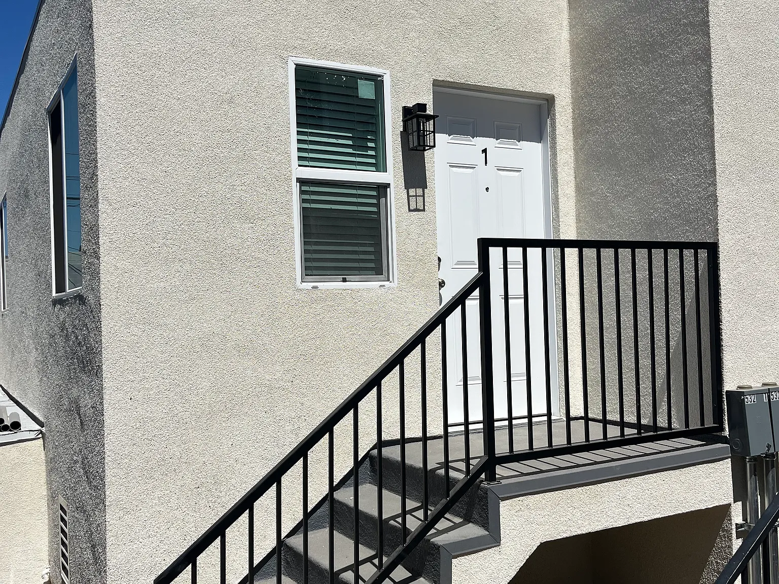 1 bed, 400 sqft, $2,399 — Photo 2