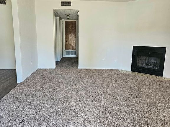 3rd image of 2001 Cedarhill Dr APT 1