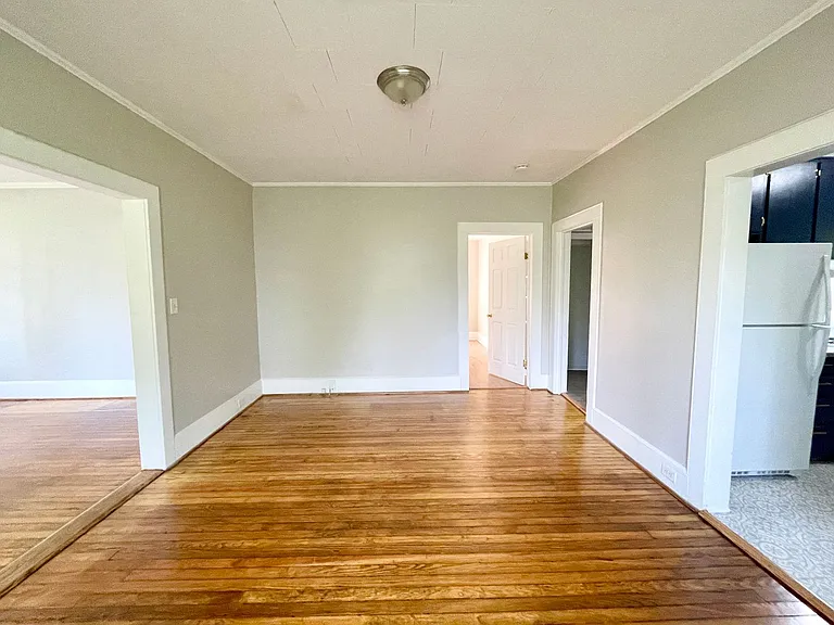 1504 Charlton St — Photo 8