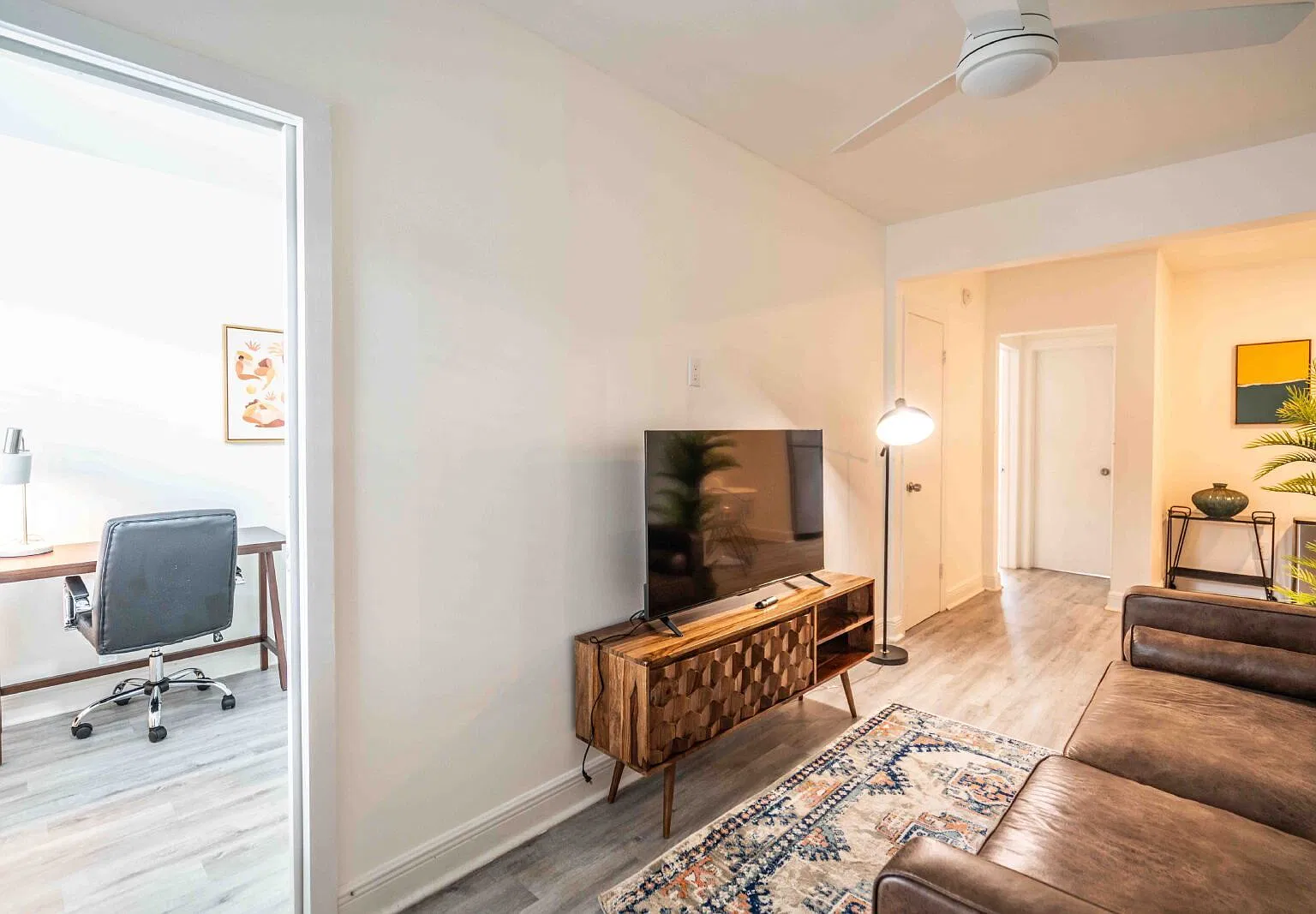 2 bed, 1.0 bath, 800 sqft, $2,000 — Photo 1