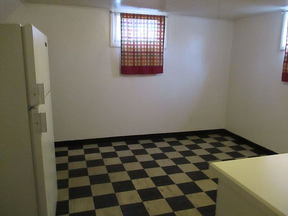 5th image of 815 1/2 Terry Ave