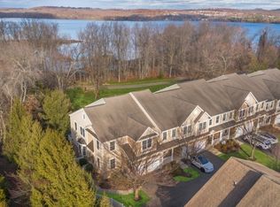 238 Levinberg Ln, Wayne, NJ 07470