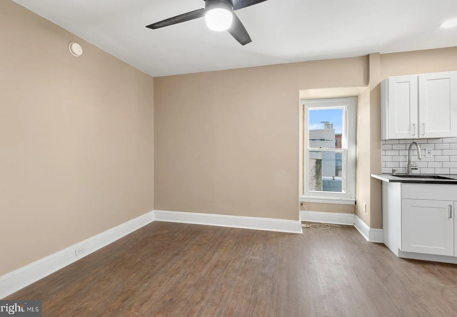1 bed, 1.0 bath, $1,295 — Photo 4