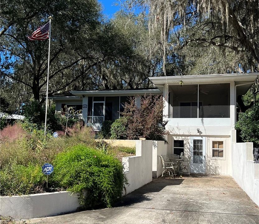 1st image of 2580 N Lakefront Dr