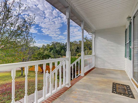 4th image of 4707 Country Ln